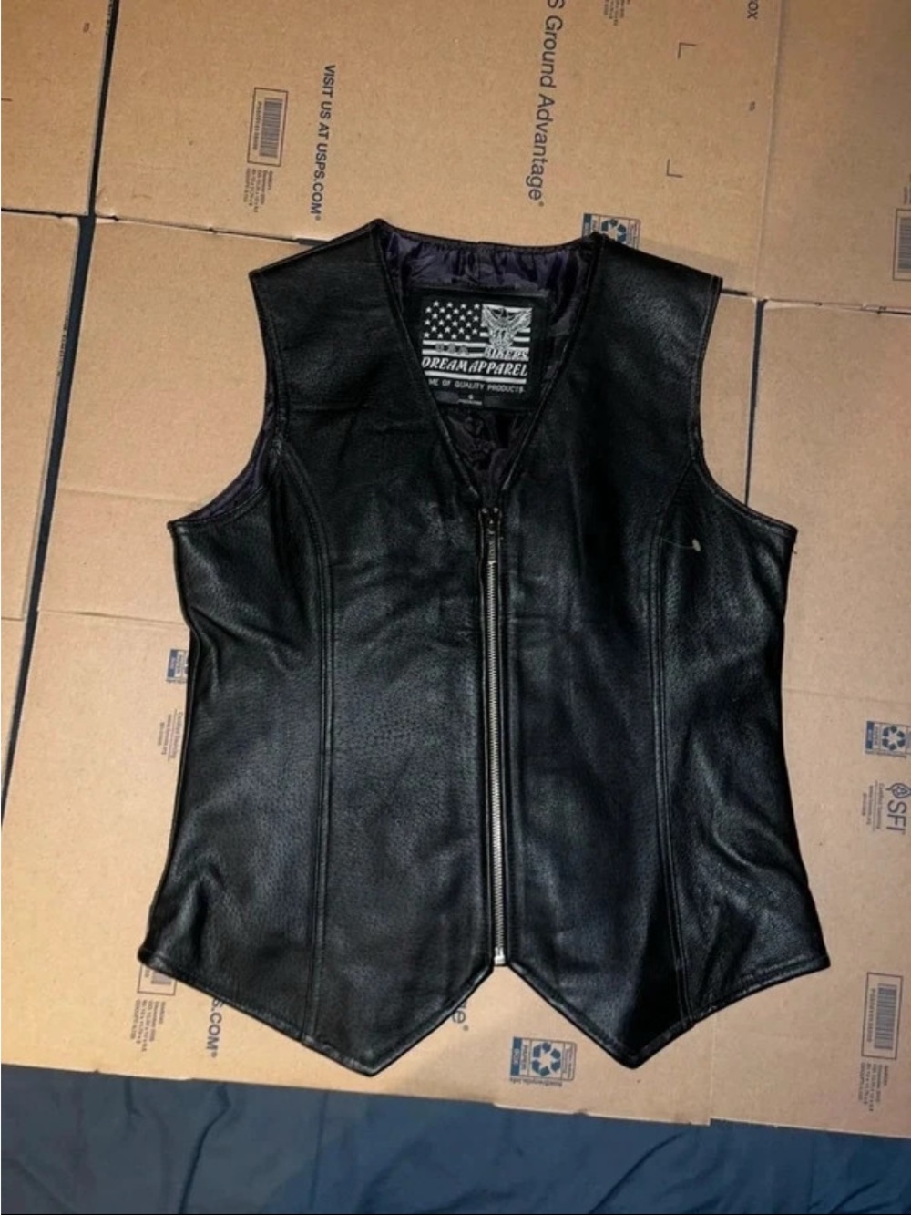 Dream Apparel Women's Black Leather Zip Vest